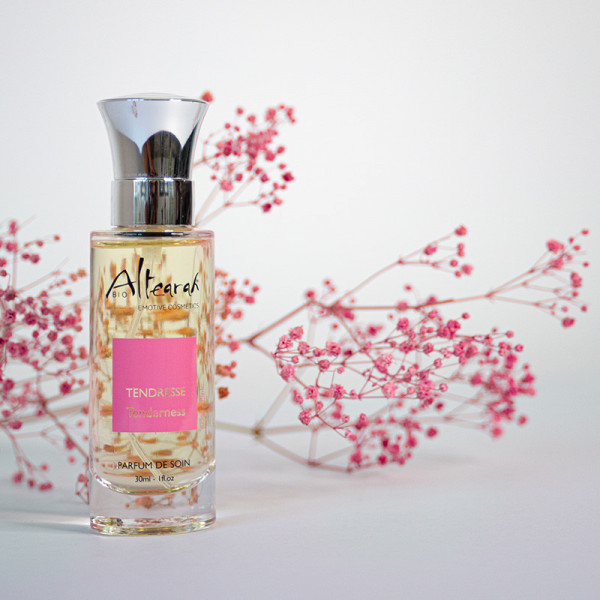 parfum-de-soin-bio-rose-tendresse